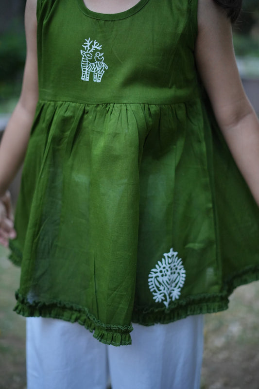 Emerald green hand blocked top with white trouser set for Girls
